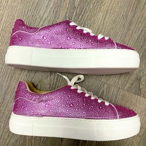 Betsey Johnson Sidny sneaker